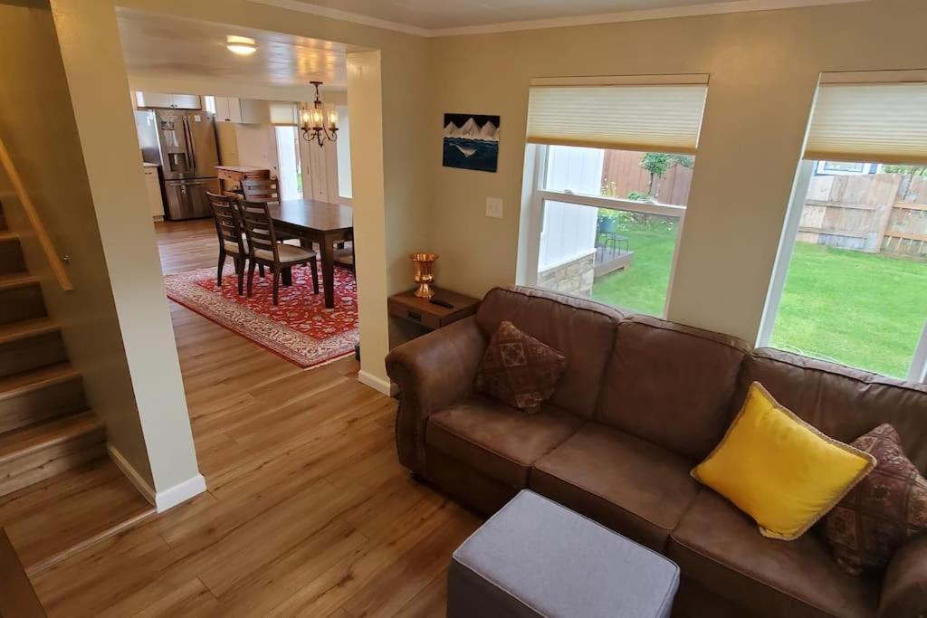 Luxury Dt Cottage - Free Parking - Self Check-In แองเคอเรจ ภายนอก รูปภาพ